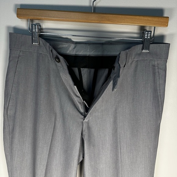 Madison Modern Fit Motion Stretch Men's Gray 30x30 Dress Pants EUC - Picture 7 of 11